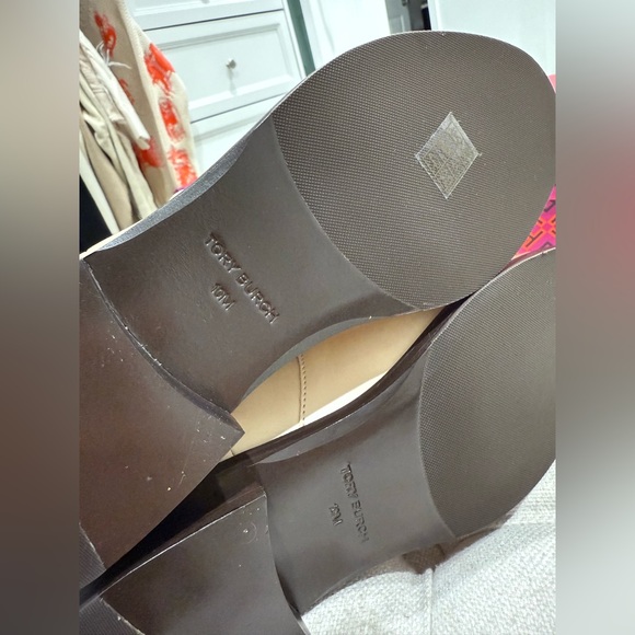 Tory Burch T-HARDWARE CHELSEA BOOT Cream Beige Dulce de Leche 10 Booties - Picture 9 of 10